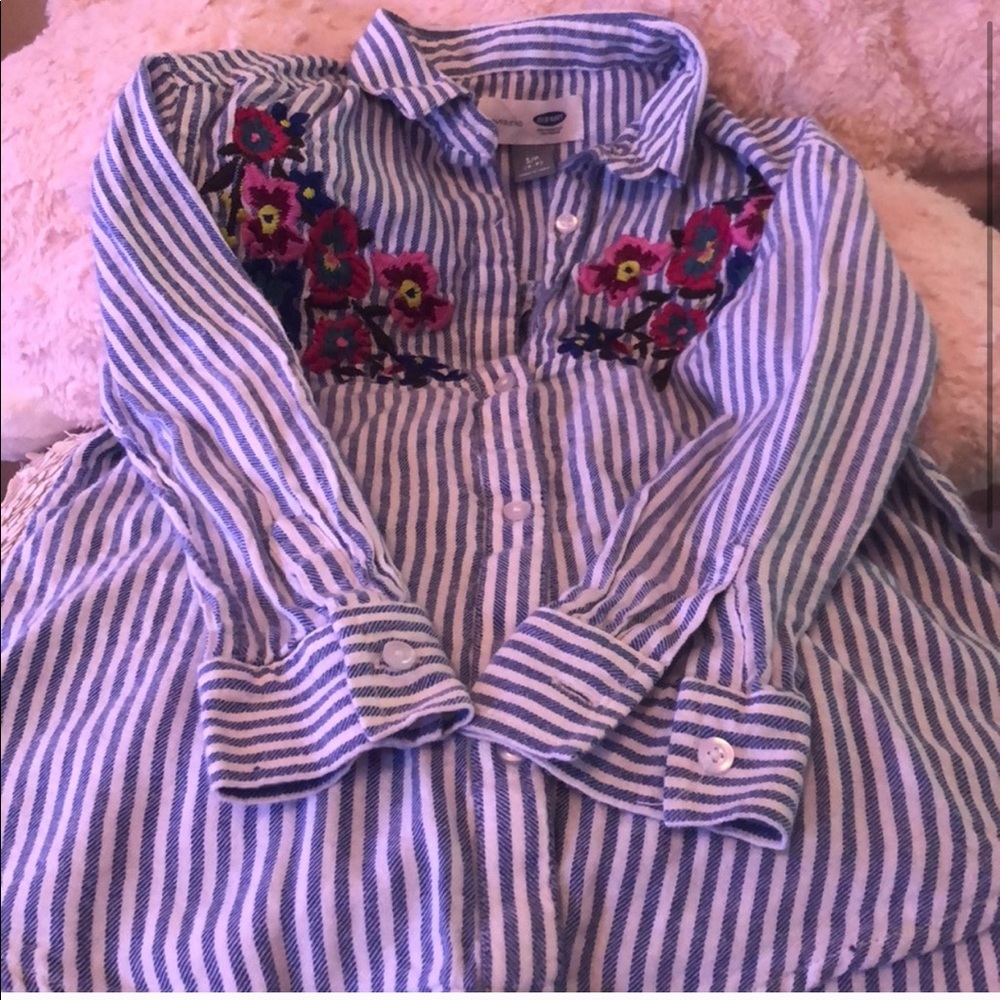 Shirt🎀 - Picture 3 of 5